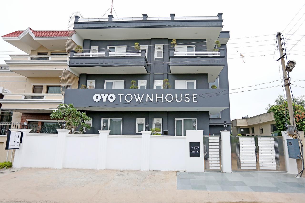Oyo Townhouse 018 Medanta Hotel Gurgaon Exterior foto
