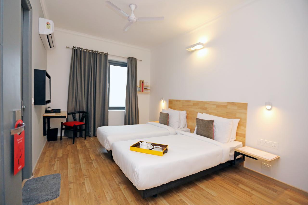 Oyo Townhouse 018 Medanta Hotel Gurgaon Exterior foto