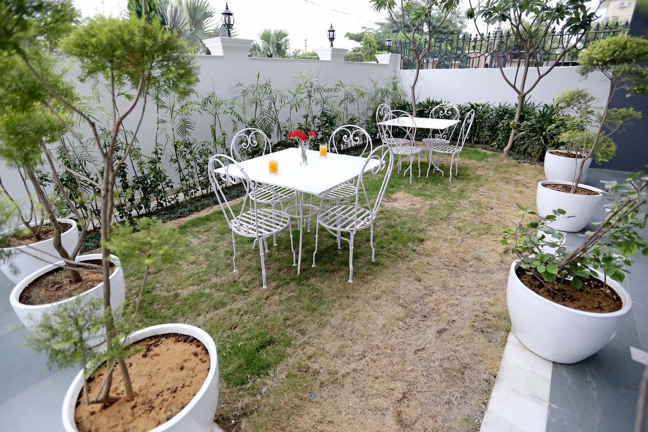 Oyo Townhouse 018 Medanta Hotel Gurgaon Exterior foto